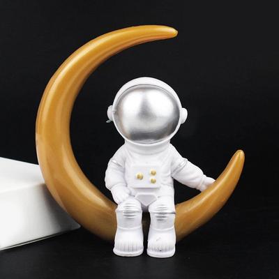 Милая фигурка космонавта из космоса, игрушки-экшн-фигурки, статуэтка для витрины, декор для дома, гостиной, офиса, украшение для приборной панели автомобиля