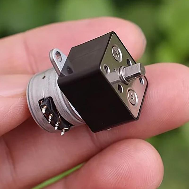 1 шт. микро полностью металлический редукторный шаговый двигатель мини 15 мм 2-фазный 4-проводной редукторный шаговый двигатель Diy робот автомобильный монитор камера