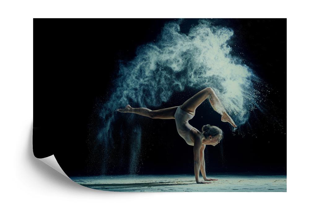 Фотообои Гимнастка во время выступления Флизелиновые 152.5x104