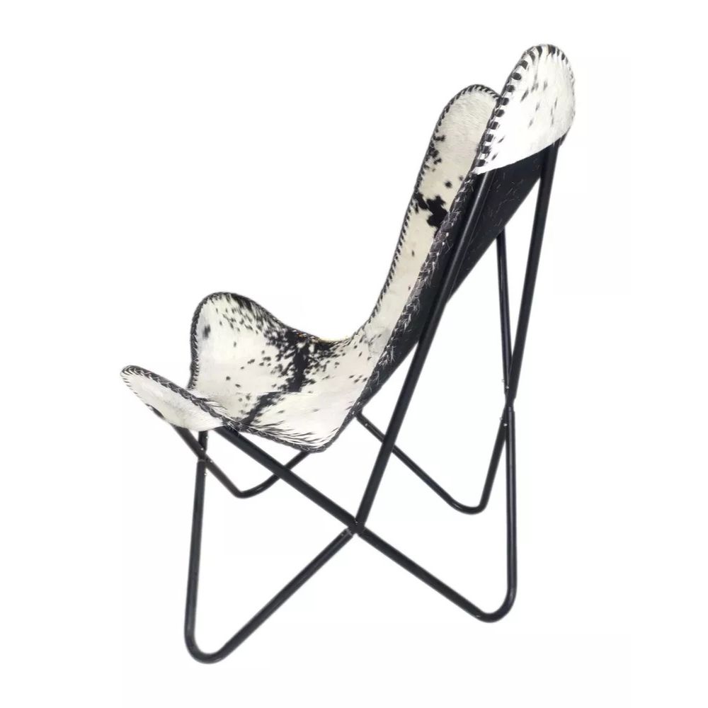 Черно-белое кожаное кресло-бабочка из воловьей кожи с подлокотниками и акцентом