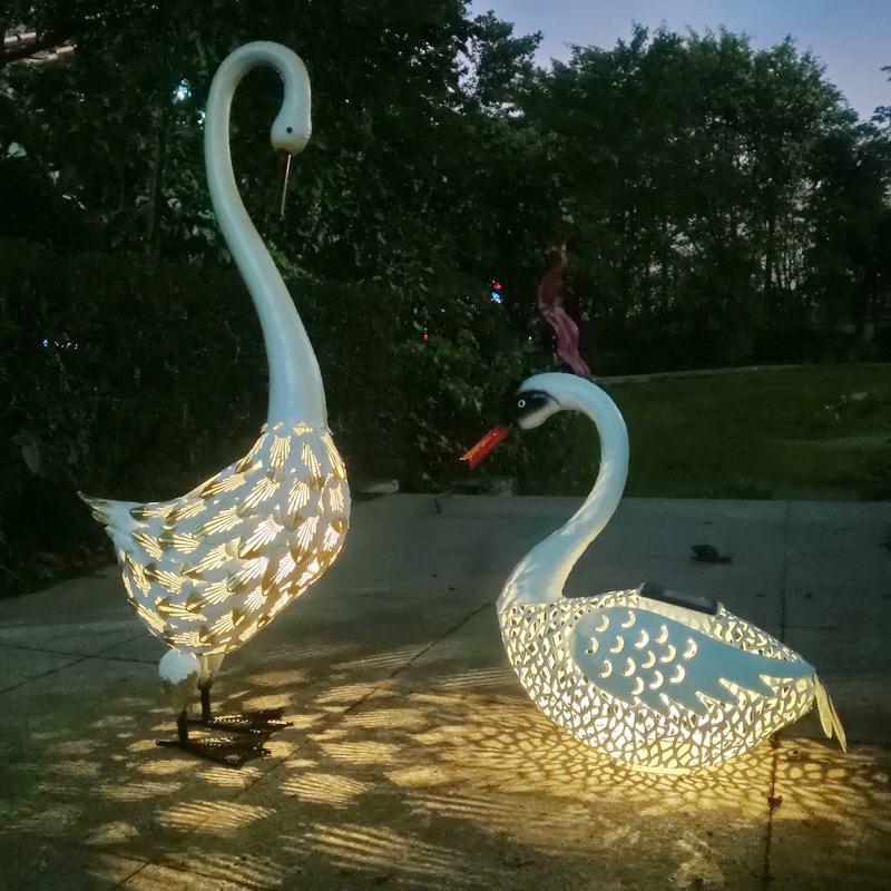 European & American Outdoor Garden Luminous Wrought Iron Swan Ornaments Solar Lights