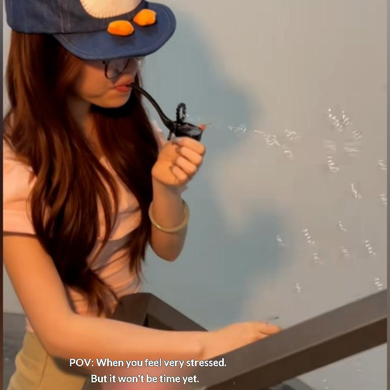 Creative Retro Pipe Bubble Maker Portable Outdoor Toy for All Ages Stress Relief Fun Design