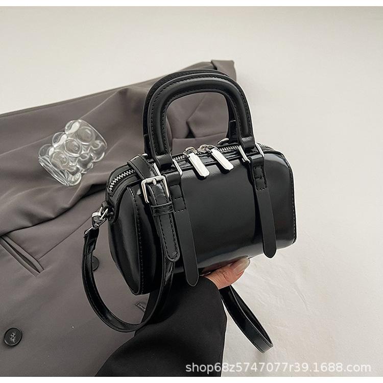 Высококлассная супер горячая маленькая сумка женская 2025 новая модная и универсальная сумка через плечо модная взрывная портативная Бостон