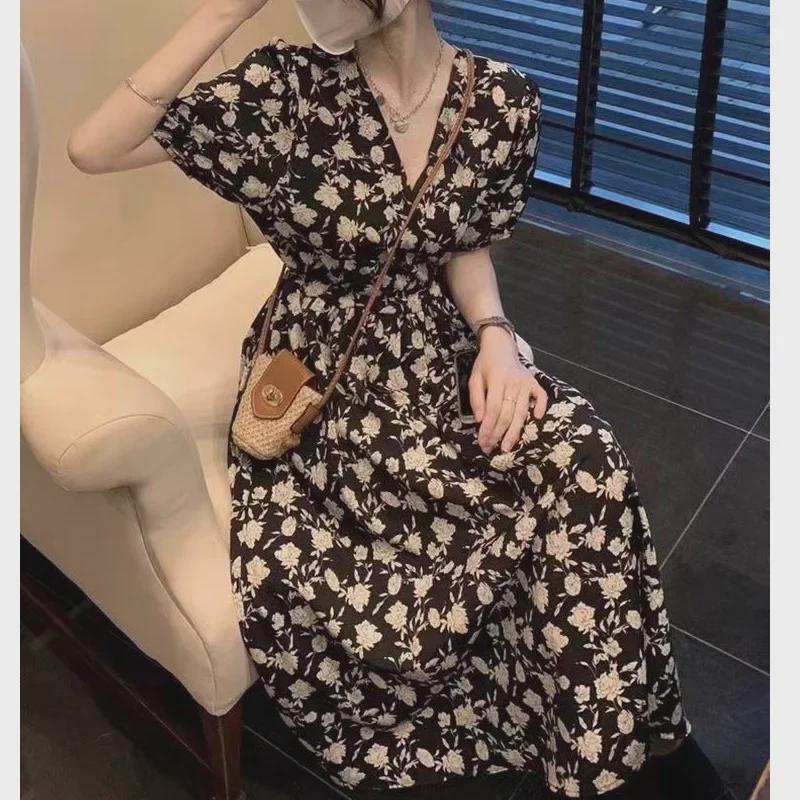 Женское платье с V-образным вырезом и цветочным принтом в стиле ретро 2024 года