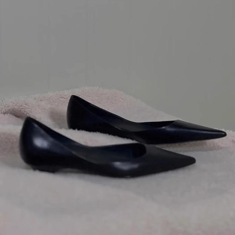Women's Shoes Heel French Versatile Commuting Shoes Leather Pointed Low Heel Flat Sole Single Shoes Women High Heels Small Heel