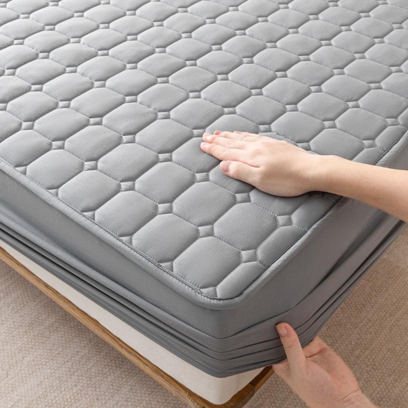 «Приятная для кожи однотонная стеганая простыня из хлопка с начесом и защитой Simmons»