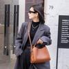 Сумка через плечо Dou Xiaozhu из тисненой кожи