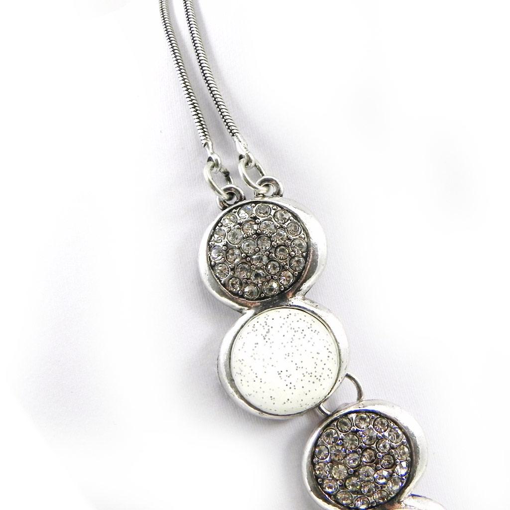 NOA [G8326] — Белое дизайнерское колье «Сисси»