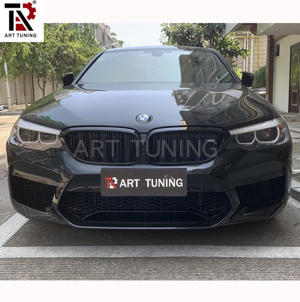 Комплект переднего и заднего бамперов в стиле M5 для BMW 5 Series G30/G38 с крылом, боковой юбкой и капотом.