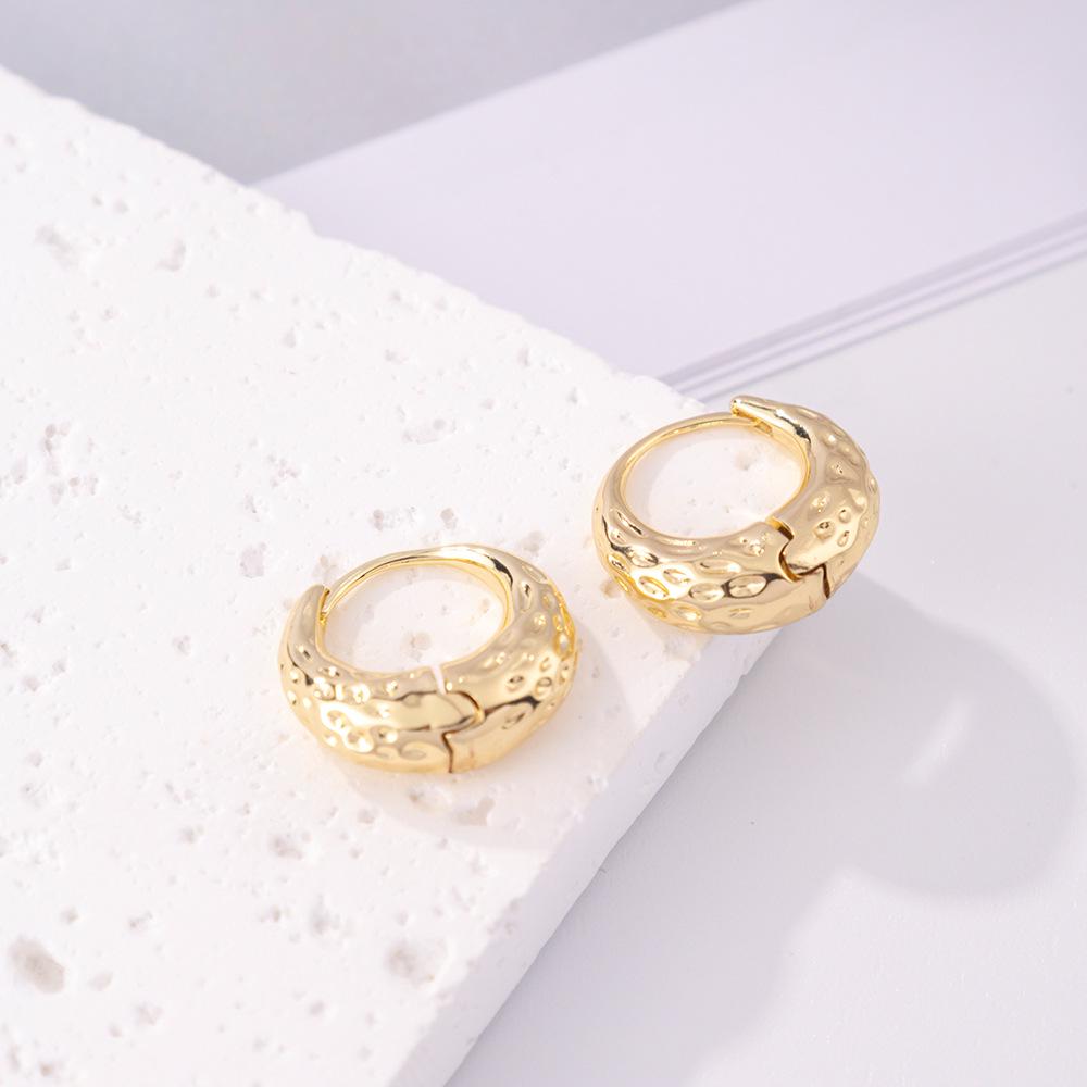 Серьги-иглы из серебра 925 пробы: Легкая роскошь, высококлассные пусеты и универсальный нишевый дизайн в виде колец для работы и стиля