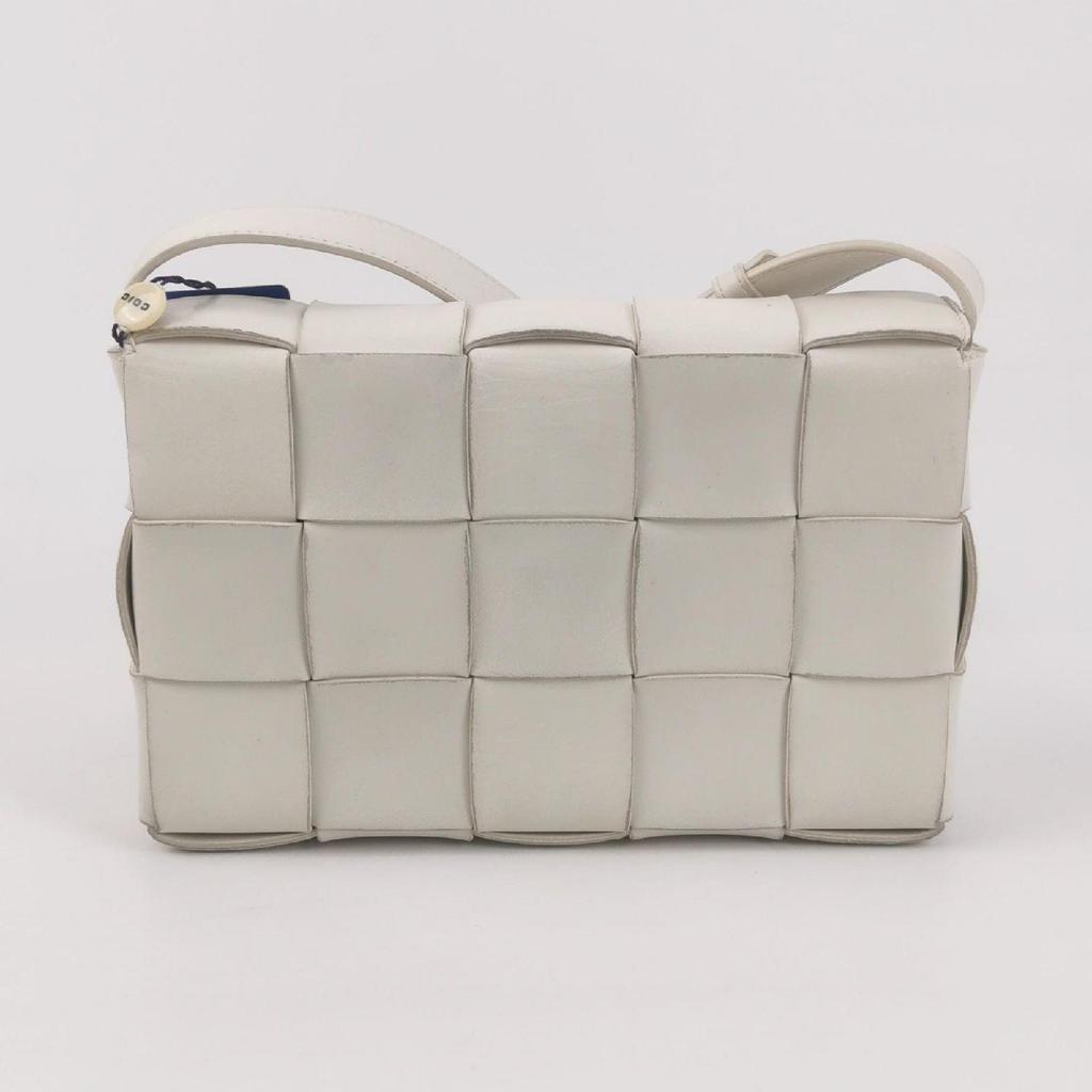 [Pre-Owned] Cassette Pillow Bag Fashion Solid Color Minimalist 15 Grid Woven Check Lambskin Shoulder Crossbody Bag - Very Good #1DGWHMX