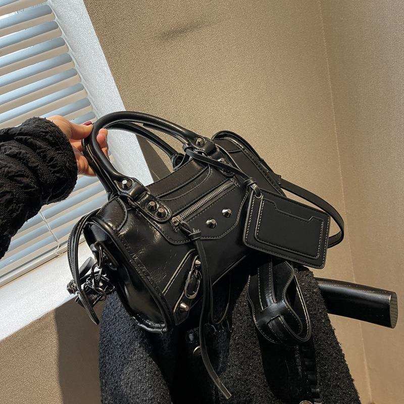 Новая сумка-портфель в виде локомотива, женская ретро-сумка-подушка с заклепками, модная наплечная сумка-мессенджер