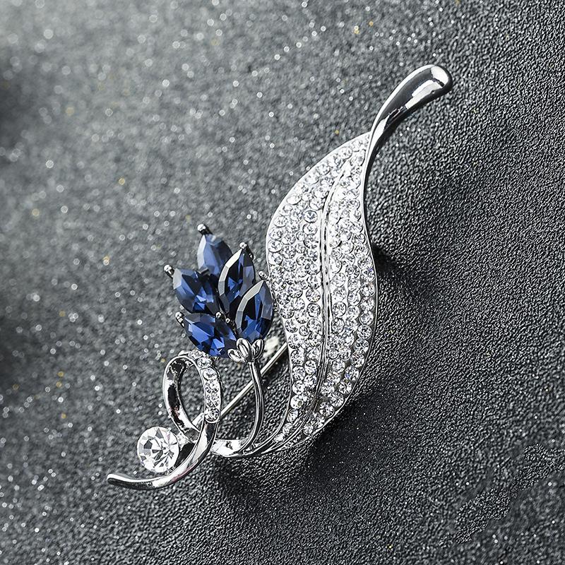 Narcissus Brooch, Feminine Charm, Full Diamond Leaf Brooch Badge, High-end Design Pin