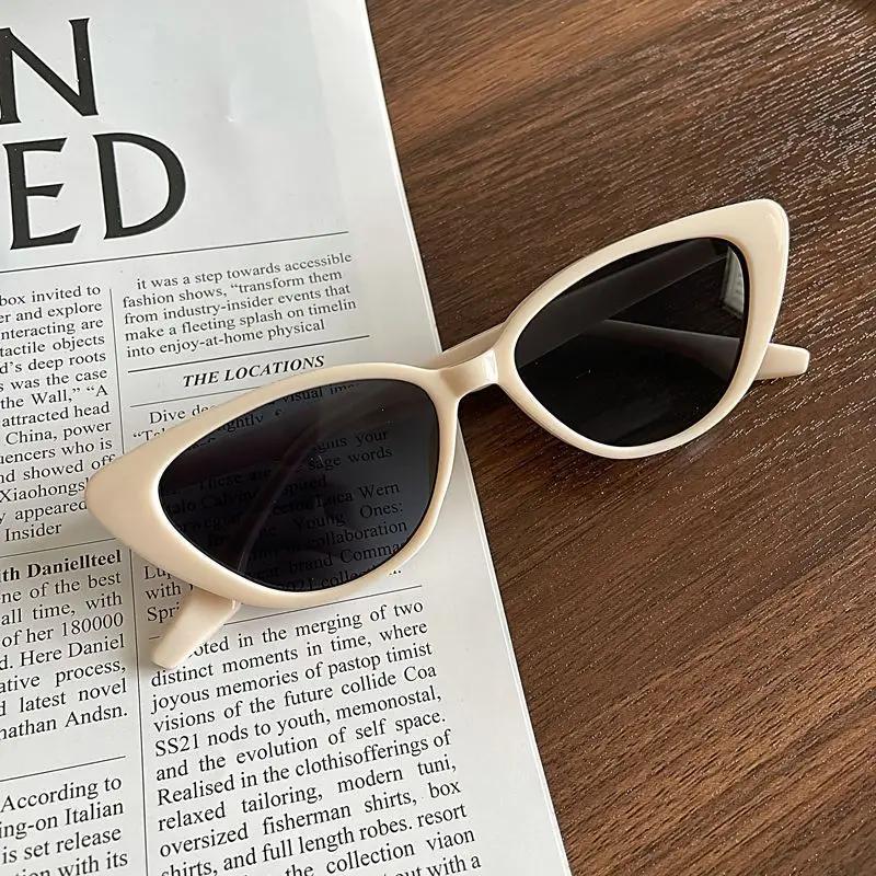 Vintage Cat Eye Sunglasses Women Men Small Frame UV400 Protection Luxury Brand Design Outdoor Eyewear