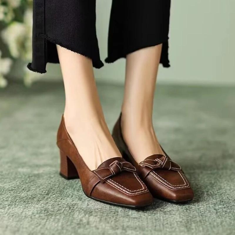 Fashion New Retro Women's Fashion Square Toe High Heels 2025 Spring and Summer Women's Butterfly Decorative Office Girl Mid-heeled Shoes