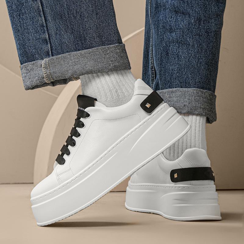 Мужские белые кроссовки на платформе - 2025 Осень Дышащие повседневные туфли на толстой подошве с дизайном, увеличивающим рост