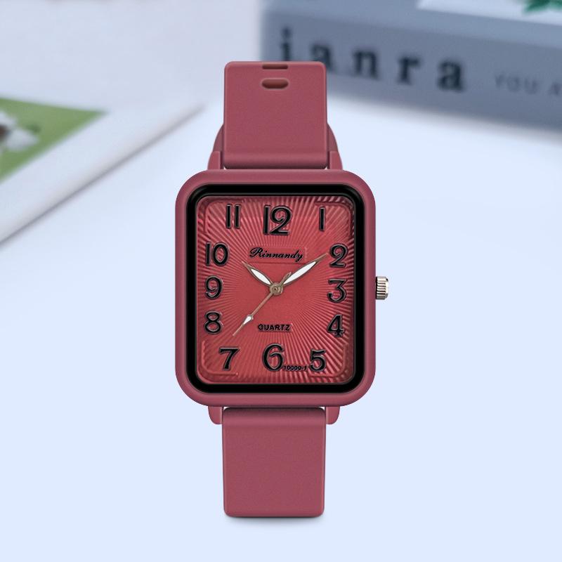 New Silicone Fashion Simple Quartz Wristwatches Female Clock Women Watch Qualities Black Couple Square Women Watches Quartz Watch White Bracelet