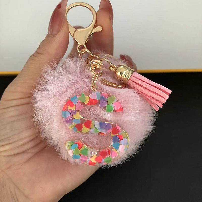 Очаровательный блестящий брелок с инициалами, сверкающий каучуковый кулон в виде алфавита с пушистой буквой, шарм для девочек, сумок, рюкзаков, аксессуаров
