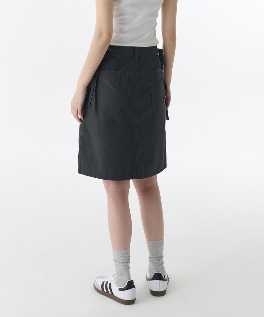 Musinsa Standard Woman Women'S Cargo Knee-Length Skirt [Dark Grey]