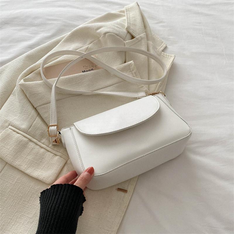 Chic 2024 Summer Fashion Shoulder Bag For Women Trendy Street Style Handbag Beige