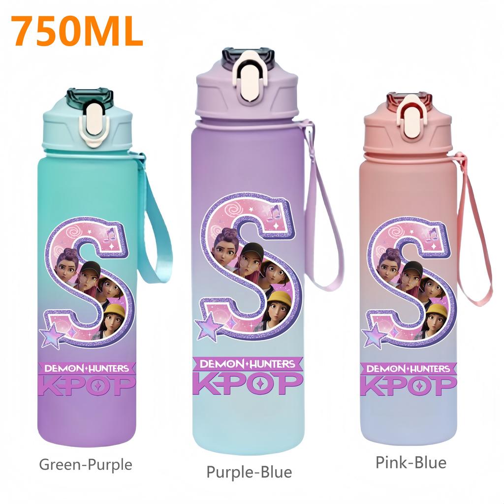 Спортивная бутылка для воды KPop Охотники на демонов с трубочкой Руми Мира Зои Мультяшная с принтом букв Портативная для питья на улице 750 мл с развлечениями для детей
