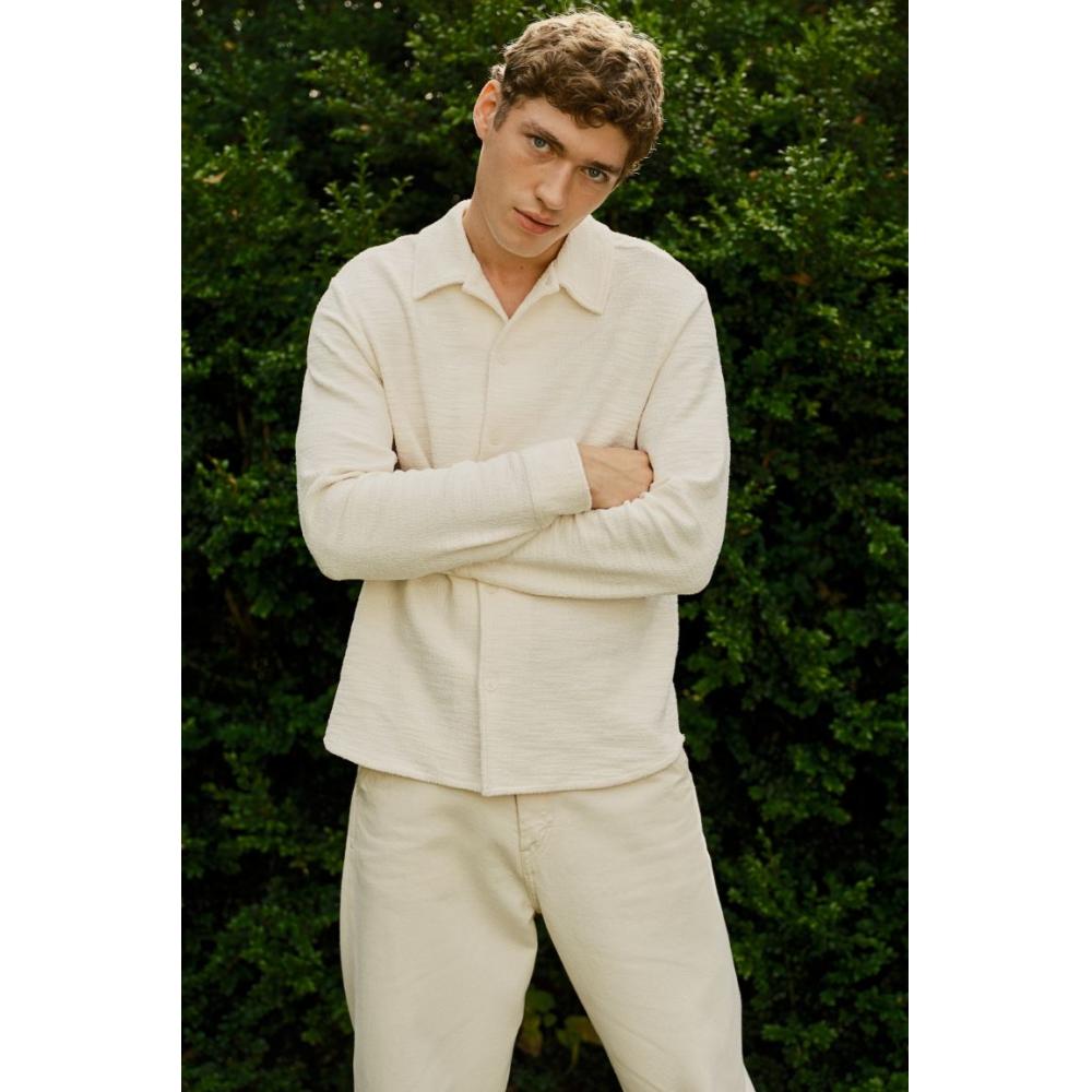 H M Textured sHirt Regular Fit creaM