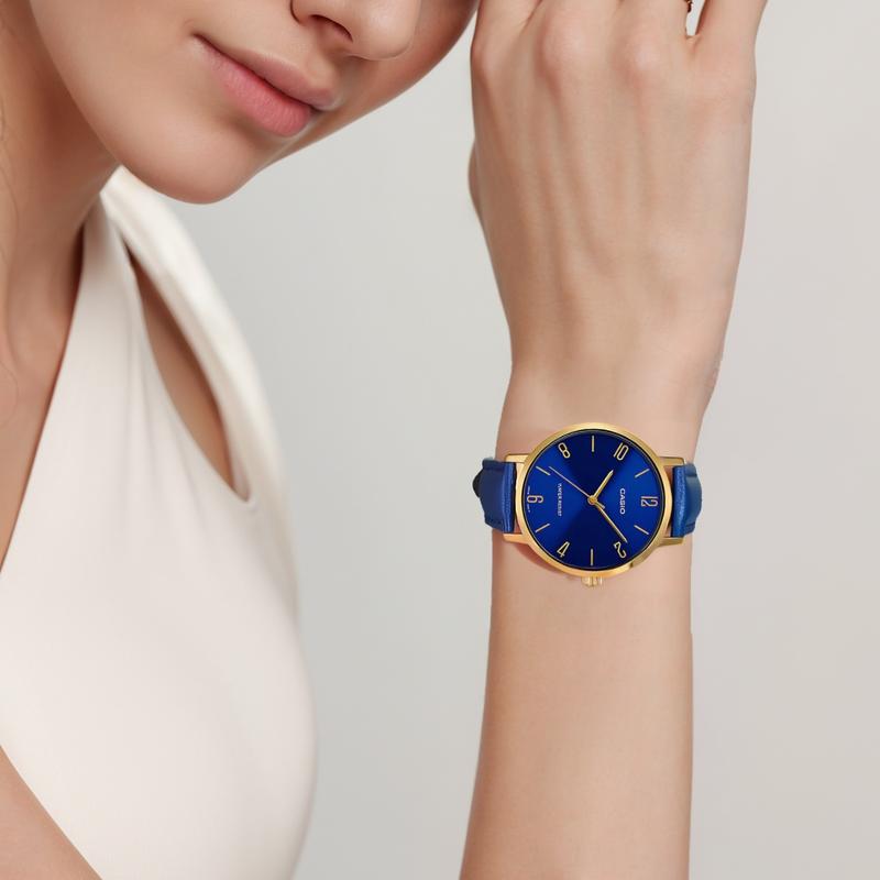 Casio Серия STANDARD, модный, деловой, ретро, литературный и универсальный, классические стрелки, цифровой циферблат, большой циферблат, водонепроницаемый, кварцевый LTP-VT01GL-2B
