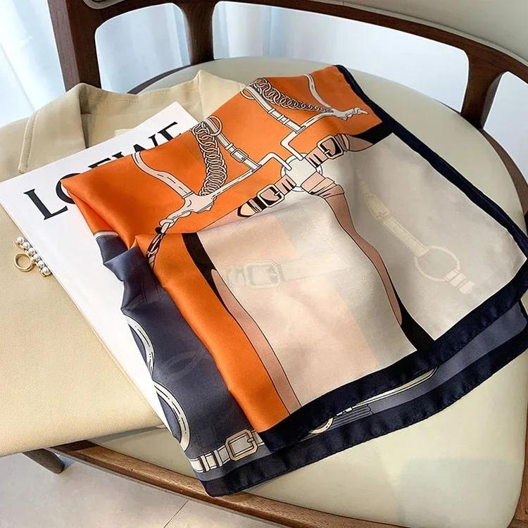 Роскошный бренд шелковый квадратный платок женский фуляр бандана принт лошади шейный платок повязки для волос 70 см шали накидки буфанда весна