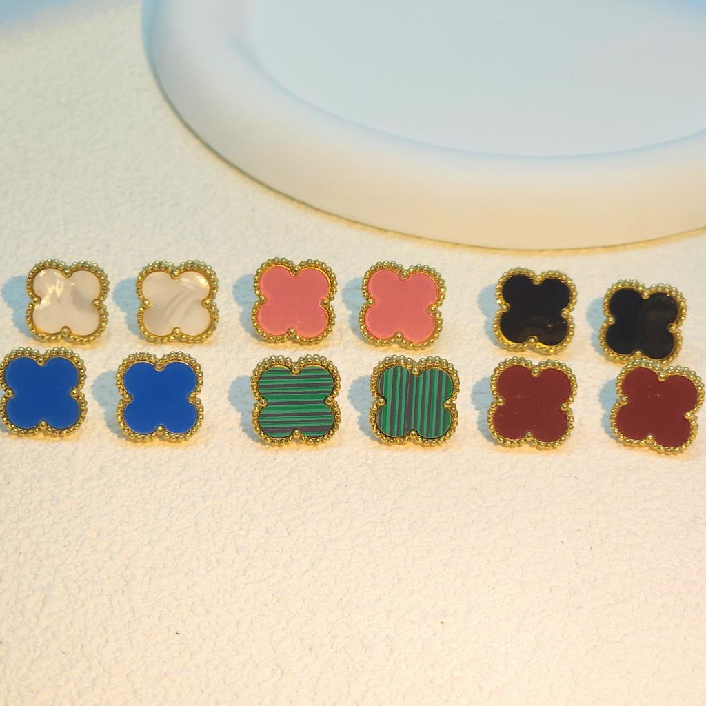 Высококачественная титановая сталь Натуральный перламутр Четырехлистный клевер Серьги для женщин 18K Модные Премиальные серьги