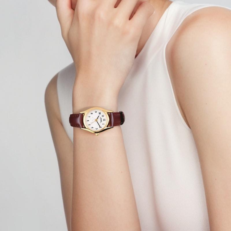 Casio Модный Business Casual Ретро Литературный Универсальный Классический Серия Pointer Пингвин Маленький Циферблат Водонепроницаемый Кварцевый Механизм Кожаный LTP-1094Q-7B6