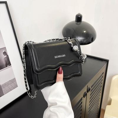 Маленькая квадратная сумка на цепочке, весенний дизайн, модная и простая сумка через плечо, повседневная женская сумка-мессенджер