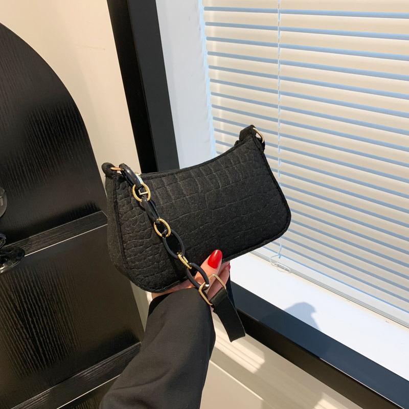 Trendy Lightweight Women Small Square Bag Crocodile Pattern Faux Fur Material Versatile Chain Strap Single Shoulder Bag