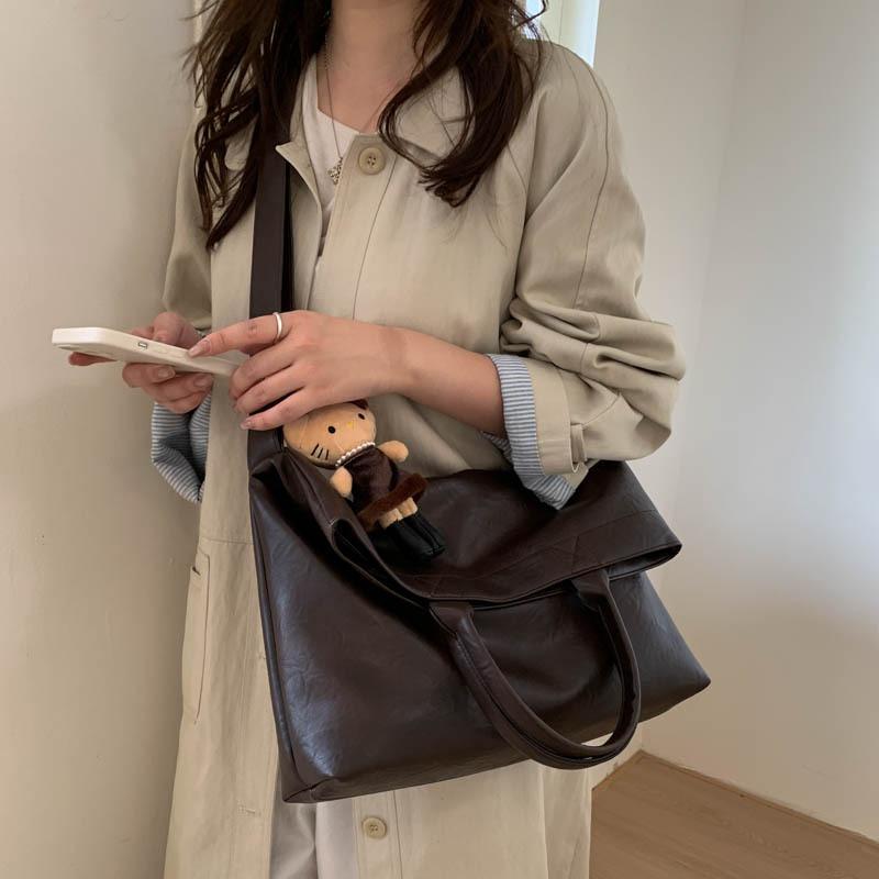 Retro Bag Women's Tote Bag Large Capacity Autumn and Winter Can Be Messenger New Casual Portable Work Commuter Bag