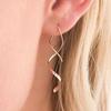 Простые серьги-спирали для прокола ушей Женские Неправильная Спираль Волна Изгиб Линия уха Манжета Нержавеющая сталь Висячая серьга Модные украшения