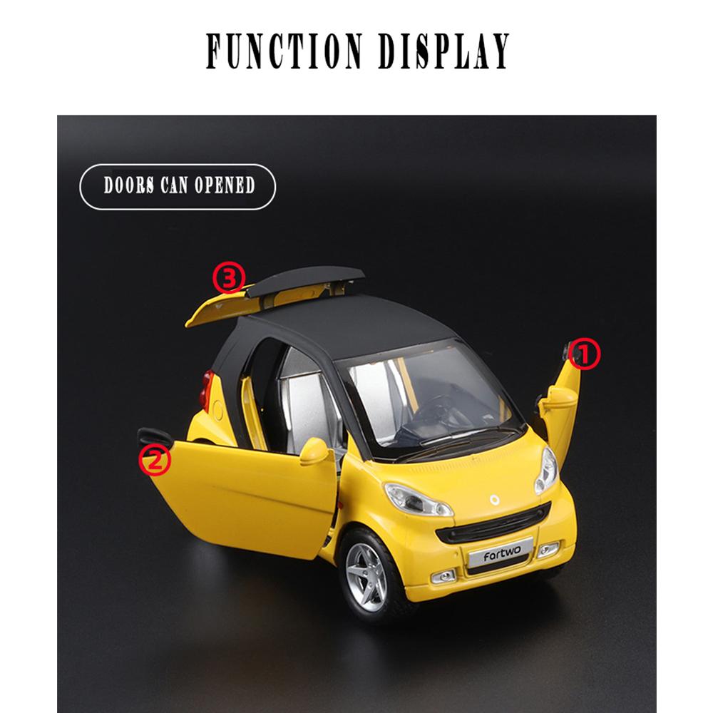 1/32 Smart Fortwo имитирует модели автомобильного освещения и музыки, чтобы вернуть электронные игрушки и автомобильные игрушки обратно в модель автомобиля из сплава