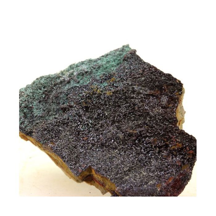 Pierres et Minéraux. Mimetite, Cuprite, Malachite. 99.0 ct. Rouez mine, Sarthe, France.