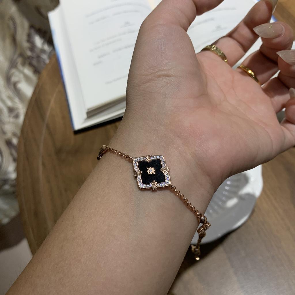 Buqi Latti Brushed Four Leaf Clover Natural White Fritillary Single Flower Bracelet Female Tiger Eye Bracelet Vintage Court