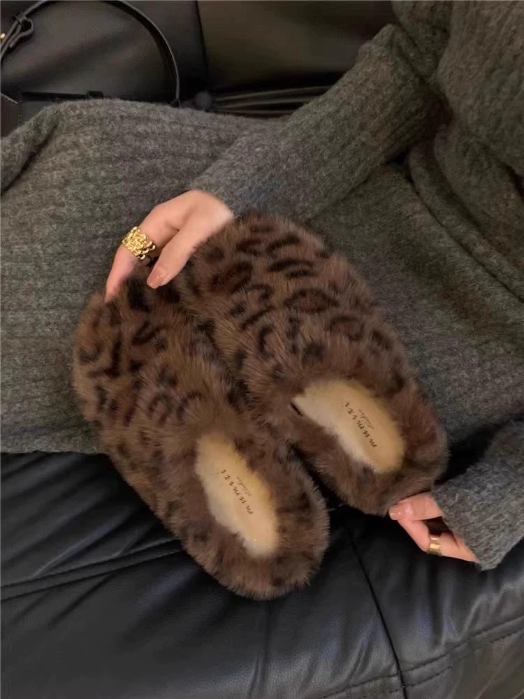 Warm Foreign Gas Non-slip Plush Slippers Women's Outer Wear 2025 Autumn and Winter New Niche Design Cotton Drag Tide