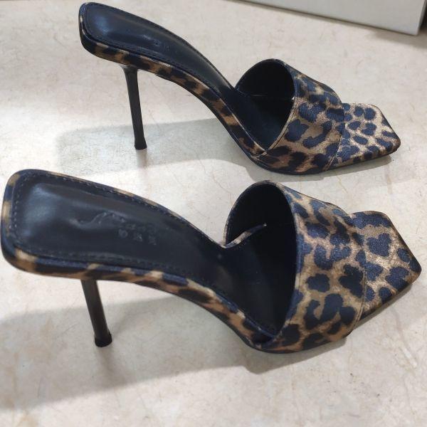 Модные леопардовые темпераментные шлепанцы с квадратным носком, крутые, 2025 новинка, сексуальные босоножки на высоком каблуке с открытым носком, женские