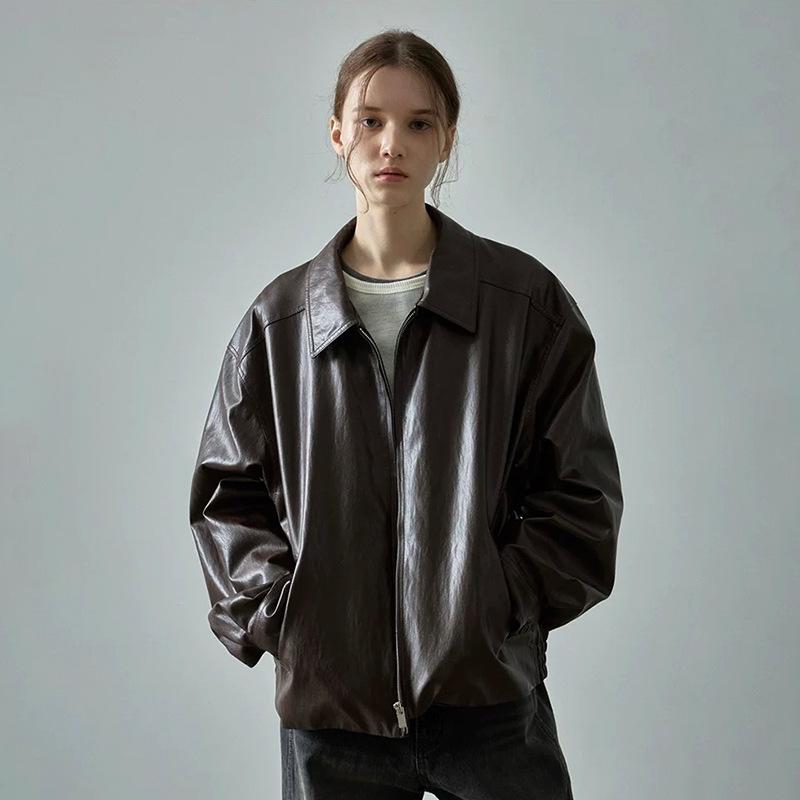 Женская дизайнерская кожаная куртка с узором - топ в стиле Niche