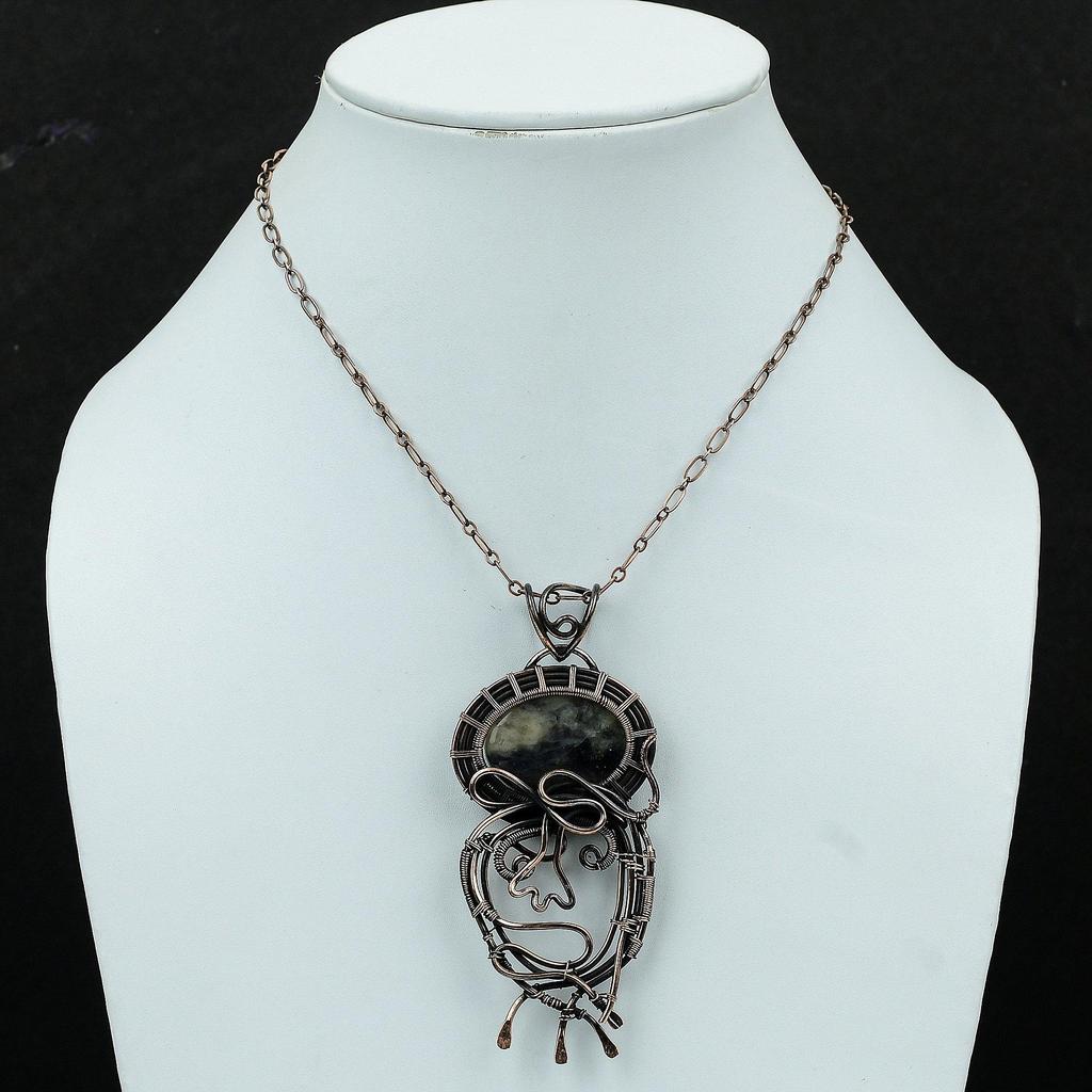 Подвеска из иолита, обернутая медной проволокой, подвеска из драгоценного камня, иолит, медные украшения, изготовленные вручную, изумительная подвеска, обернутая проволокой, специальный женский подарок