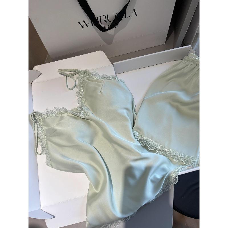 Ice silk pajamas for women with chest pads, pure desire wind loungewear, summer new suspender shorts, simulated silk thin styles can be worn outside