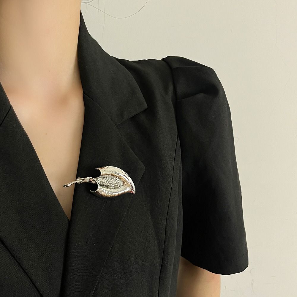 Zinc Zinc Alloy Metal Flower Brooches Jewelry Accessories Women Brooch Exaggerated Brooches  Women