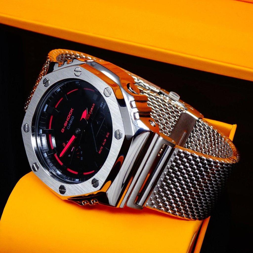 Подержанные Абсолютно новые кастомные часы G-SHOCK Поставляются с обычным корпусом GA2100k Нержавеющая сталь серебристый безель и ремешок из сетки-акулы Характеристики тяжелого металла