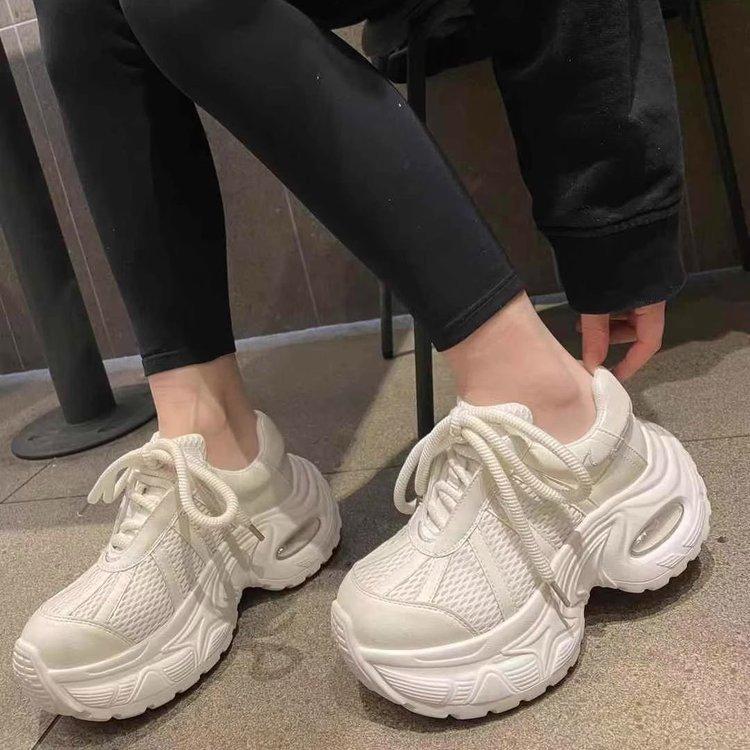 Сетчатые дышащие утолщенная подошва увеличивающие рост кожаные воздушная подушка папины кроссовки женские ретро полировка 2025 весна новая спортивная и повседневная обувь