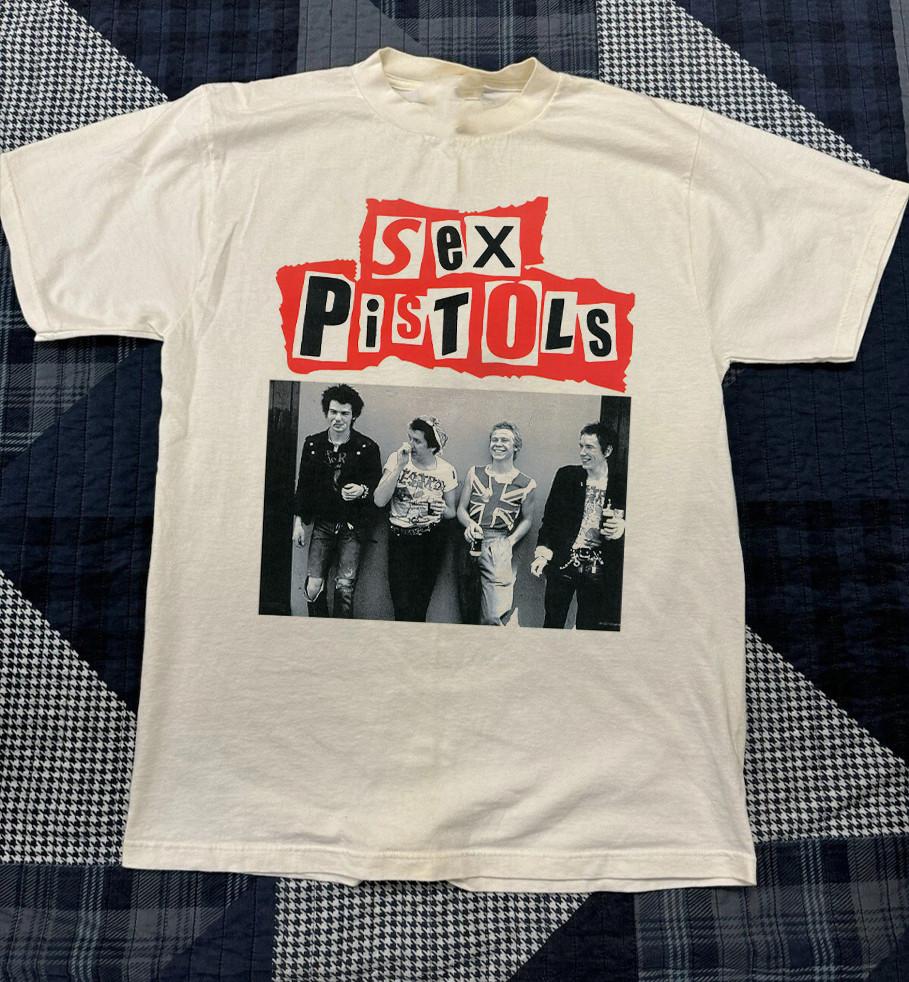 Футболка унисекс белого цвета полного размера с изображением группы Sex Pistols