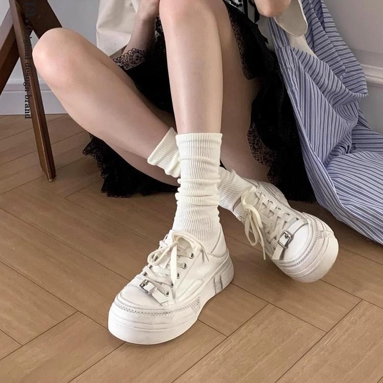 Повседневный американский грязный и старый большой голова хлеб маленькие белые туфли Новый год новые белые платформа маффин увеличивающие рост доска обувь