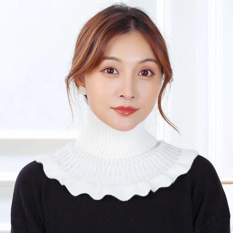 Women's Knitted Scarf Pullover: Thick, Warm, Decorative Neck Cover for Autumn and Winter.