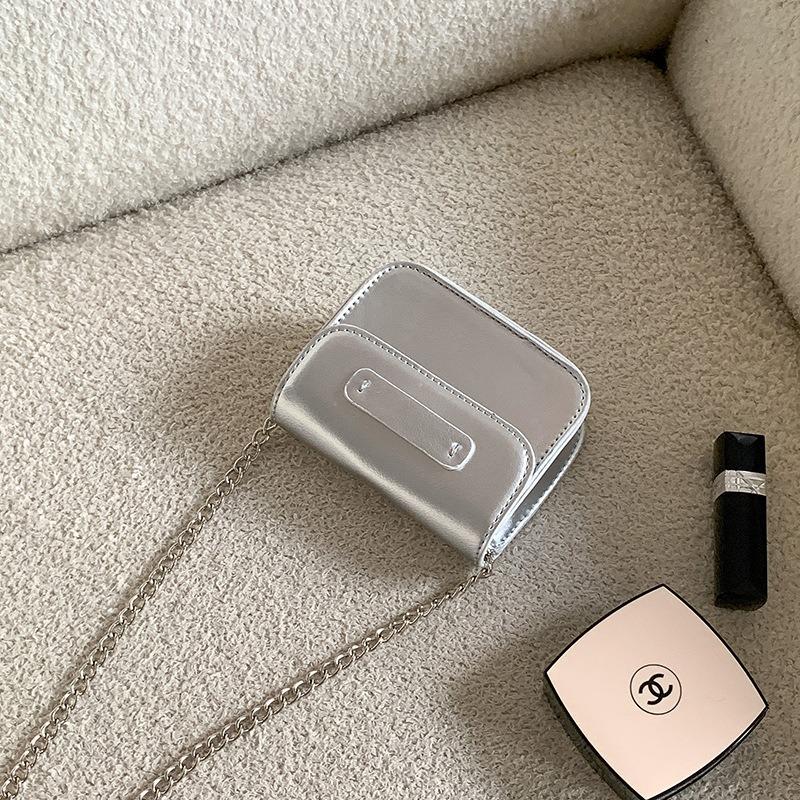 Серебряная сумка мини на плечо минималистичный стиль маленькая квадратная сумка модная милая кожаная помада мессенджер цепочка сумка женская