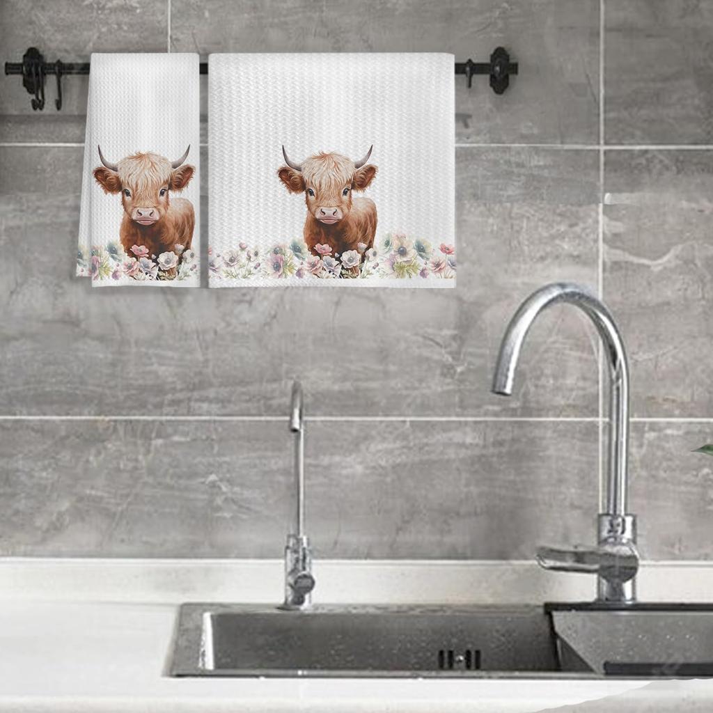 Floral Highland Cow Kitchen Towels, Cow Lovers Gifts for Women Dish Tea Towels for Kitchen Decor, Farmhouse Flower Highland Cattle Decorative Hand